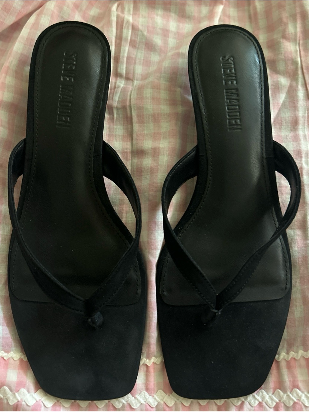 Steve Madden Tracie Black Suede Thong Kitten Heel Y2k 9 Vacation Travel